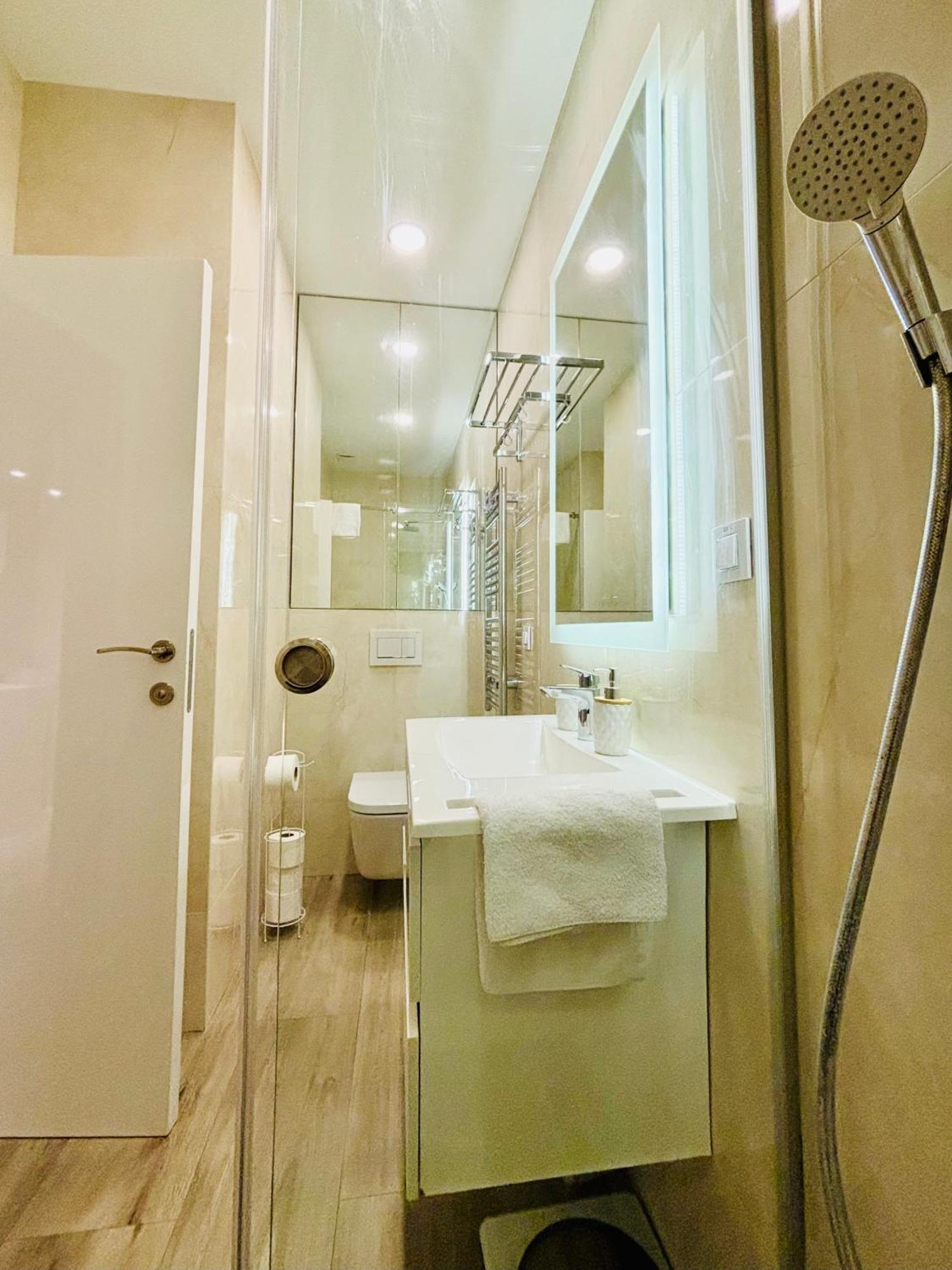 Апартаменты LIRRA LUXE Modern&Cozy in the Downtown, БЕЛЫЙ КАРТОН Белград Экстерьер фото